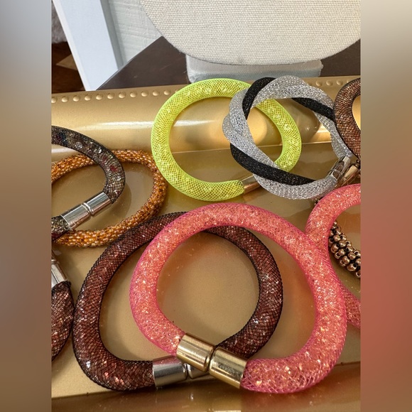 12 magnetic closure and roll on bracelets - Picture 6 of 10